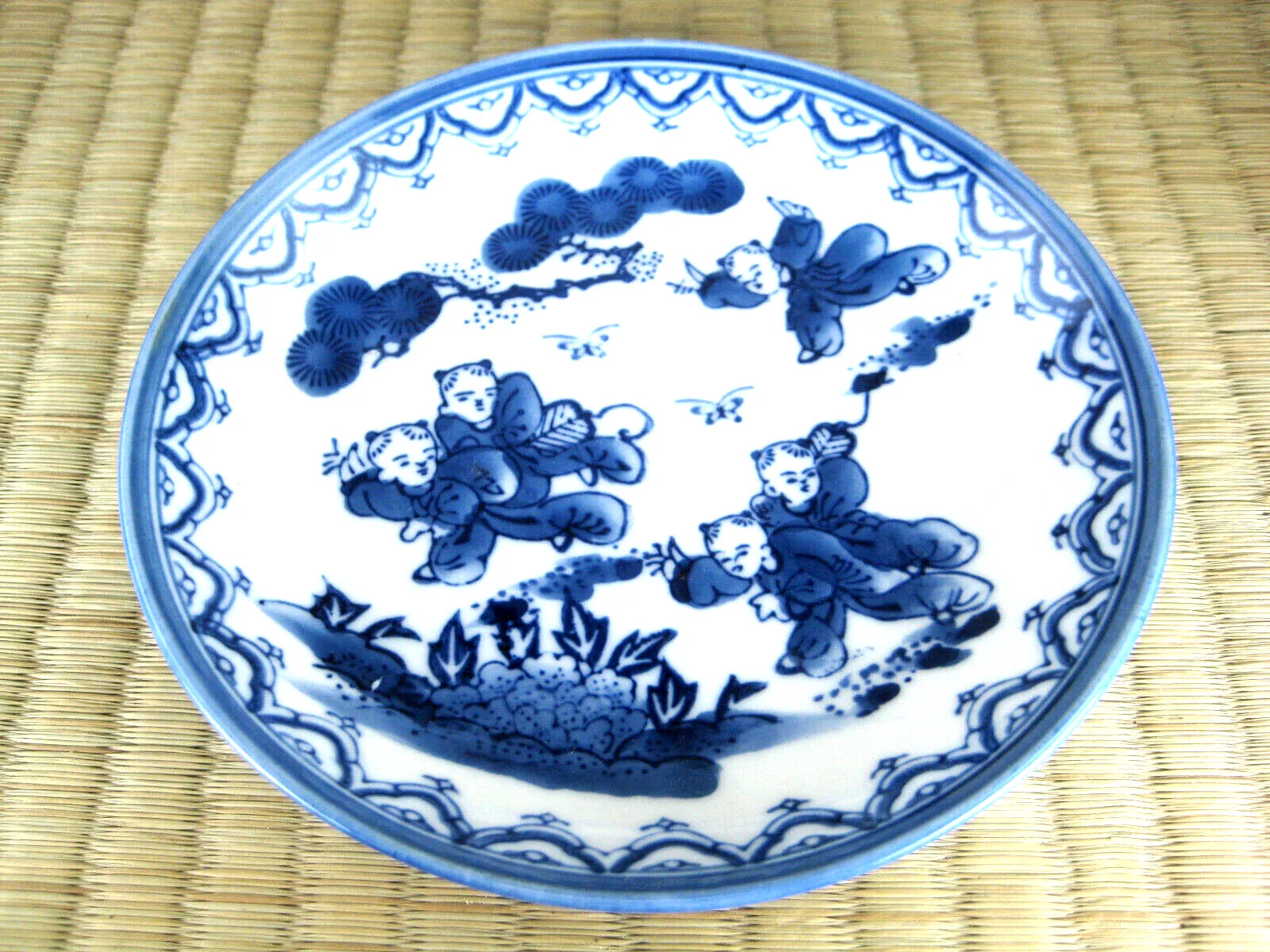 Vintage Japanese Traditional Ceramic Blue & White Chinese 5.5" Dinner Plate
